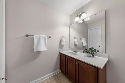 Bath - 701 Harkness Cir, Durham, NC 27705 photo 6 of 6