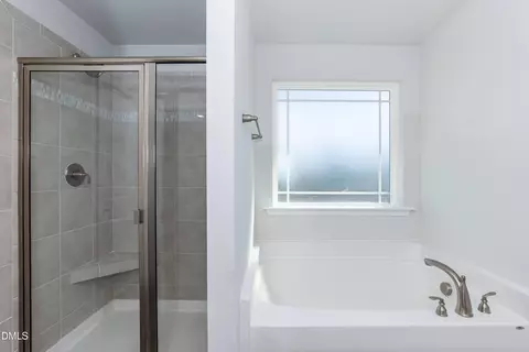 Bath - 618 Melrose Ct, Sanford, NC 27330 photo 1 of 3