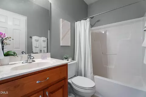 Bath - 108 Monabreeze Way, Garner, NC 27529 photo 3 of 4