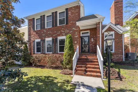 107 Crestpoint Ct, Cary, NC 27513