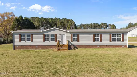 862 Cheves Rd, Zebulon, NC 27597