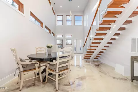 Dining - 809 Drew St, Durham, NC 27701 photo 3 of 3