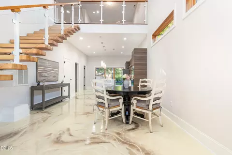 Dining - 809 Drew St, Durham, NC 27701 photo 1 of 3