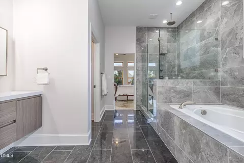 Bath - 809 Drew St, Durham, NC 27701 photo 2 of 6