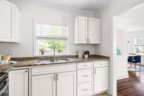 Kitchen - 407 Edward St # A, Durham, NC 27701 photo 4 of 4