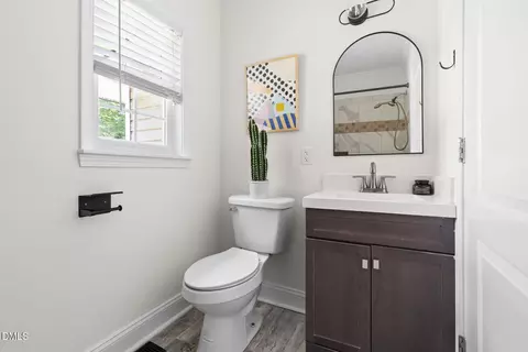 Bath - 407 Edward St # A, Durham, NC 27701 photo 1 of 2
