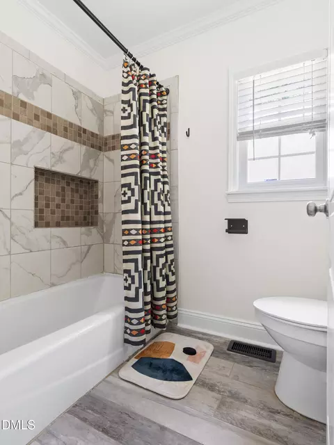 Bath - 407 Edward St # A, Durham, NC 27701 photo 2 of 2