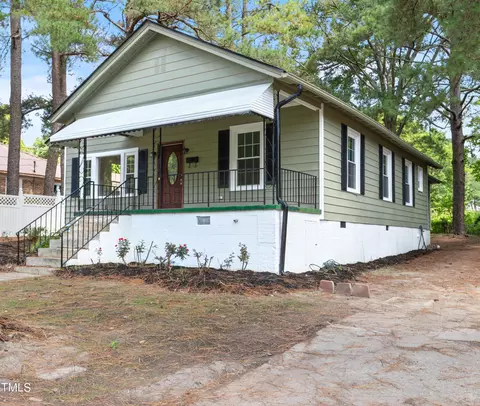 726 W M St, Erwin, NC 28339