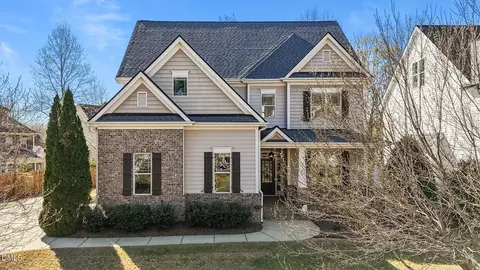 112 Briarburn Ln, Holly Springs, NC 27540