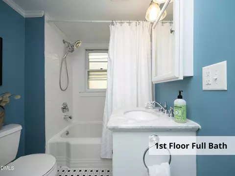 Bath - 825 Onslow St, Durham, NC 27705 photo 1 of 4