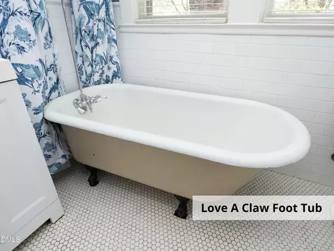 Bath - 825 Onslow St, Durham, NC 27705 photo 3 of 4