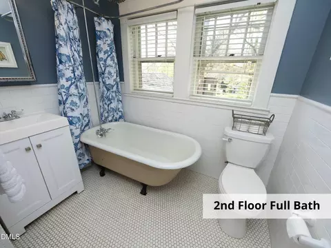 Bath - 825 Onslow St, Durham, NC 27705 photo 2 of 4