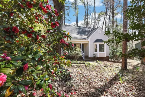 2022 Englewood Dr, Apex, NC 27539