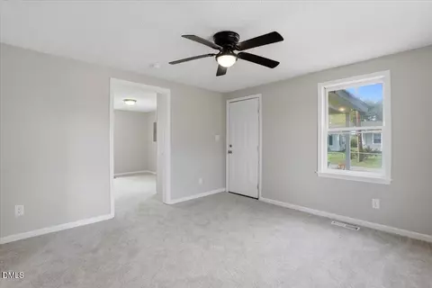 612 N 4th St, Smithfield, NC 27577 photo 5