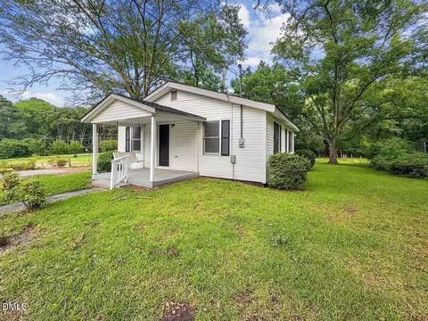 612 N 4th St, Smithfield, NC 27577 photo 2