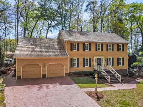 109 Queensferry Rd, Cary, NC 27511