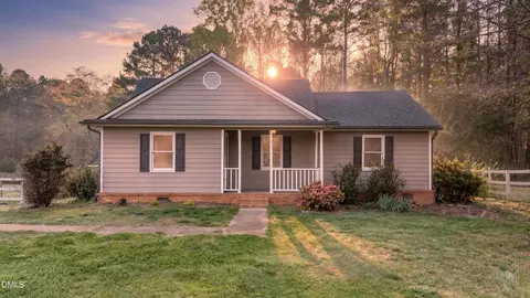 104 Riverbend Dr, Clayton, NC 27527