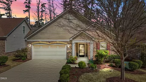7528 Courtyard Pl, Cary, NC 27519