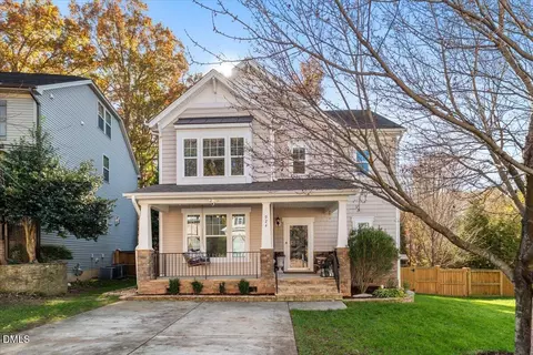 924 Pirouette Ct, Raleigh, NC 27606