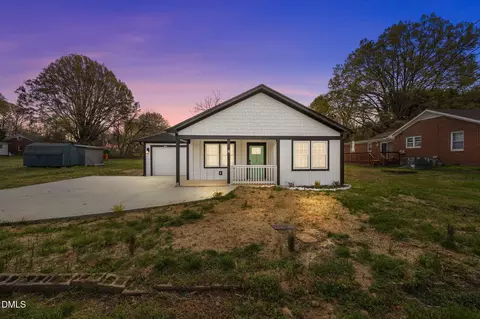 122 S School St, Burlington, NC 27215