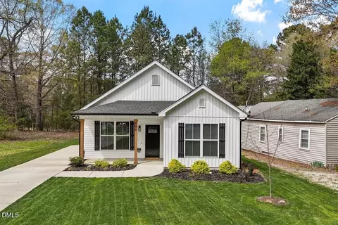 506 Dogwood Rd, Holly Springs, NC 27540