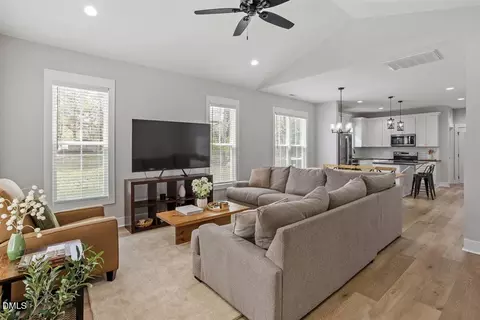 506 Dogwood Rd, Holly Springs, NC 27540