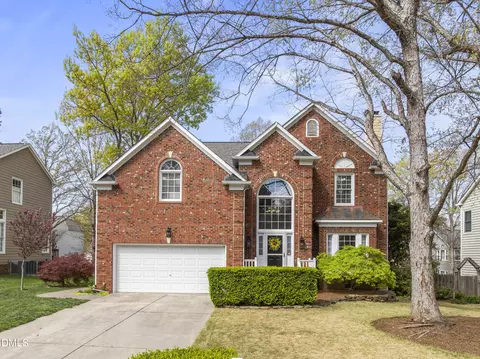 201 Mccleary Ct, Cary, NC 27513