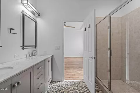 Bath - 124 Daneborg Rd, Durham, NC 27703 photo 3 of 4