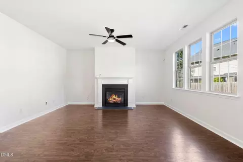 33 W Smoketree Ct, Clayton, NC 27527