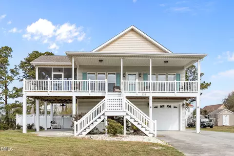 236 Hickory Shores Dr, Newport, NC 28570