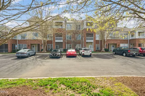 423 Waterford Lake Dr, Cary, NC 27519