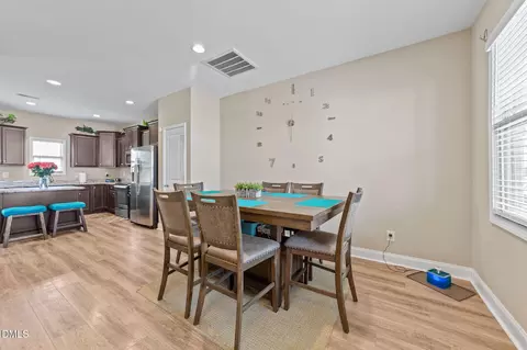 Dining - 198 Sunfish St, Smithfield, NC 27577 photo 1 of 2