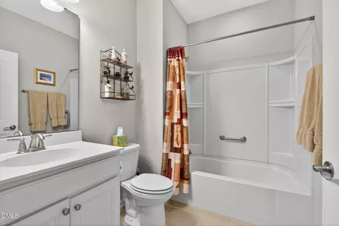 Bath - 514 Turnstone Dr, Durham, NC 27703 photo 3 of 3