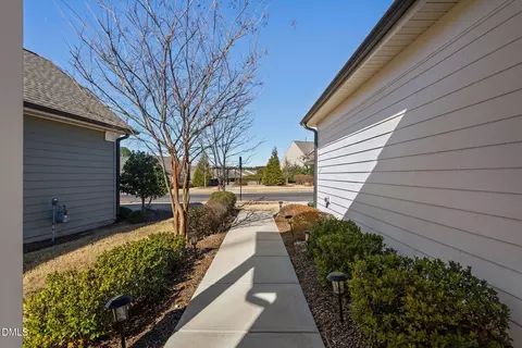 Exterior - 514 Turnstone Dr, Durham, NC 27703 photo 2 of 5