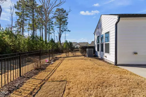 Exterior - 514 Turnstone Dr, Durham, NC 27703 photo 4 of 5