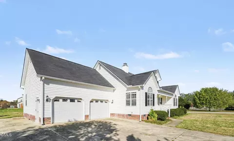 5600 Cardinal Landing Dr, Raleigh, NC 27603