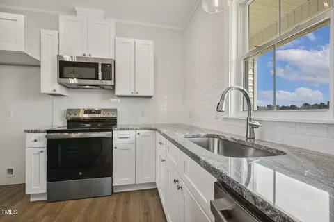 Kitchen - 239 Surles Rd, Benson, NC 27504 photo 6 of 8