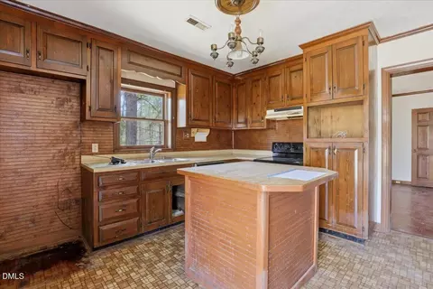 Kitchen - 2001 Eason Dr, Clayton, NC 27520 photo 3 of 3
