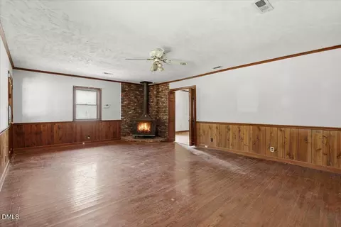 Living - 2001 Eason Dr, Clayton, NC 27520 photo 2 of 3