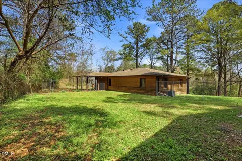 Exterior - 2001 Eason Dr, Clayton, NC 27520 photo 2 of 3