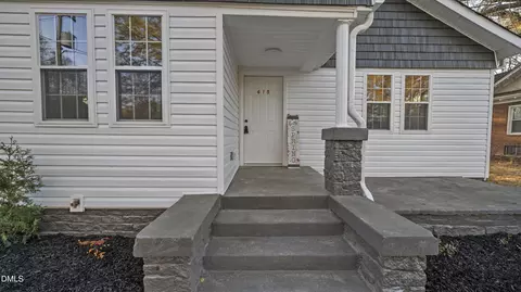 615 Atwater St, Burlington, NC 27215