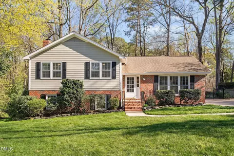 1113 Braemar Ct, Cary, NC 27511