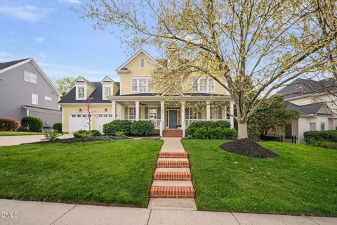 904 Strathorn Dr, Cary, NC 27519