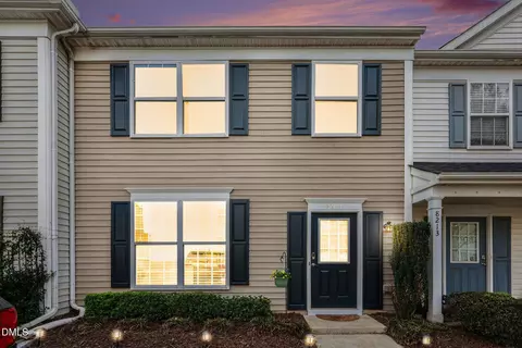 8211 Rhiannon Rd, Raleigh, NC 27613