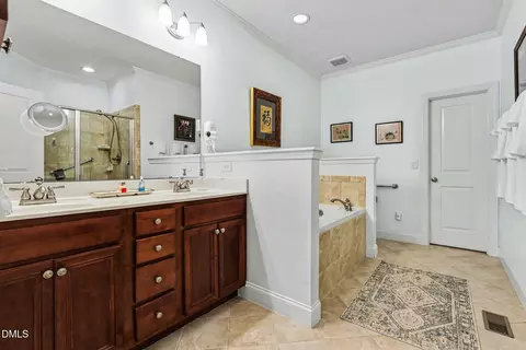 Bath - 598 Canvas Dr, Wake Forest, NC 27587 photo 2 of 4