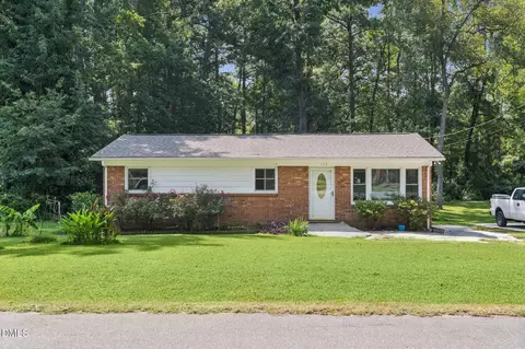 112 E Franklin St, Zebulon, NC 27597