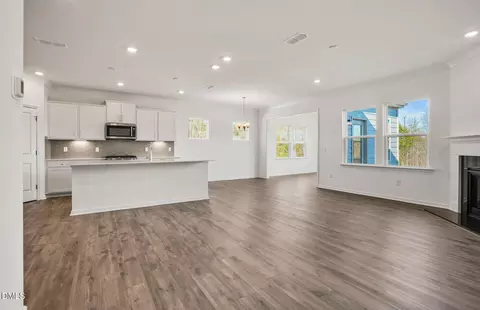 Living - 200 Amorial Ct, Willow Spring, NC 27592 photo 2 of 4