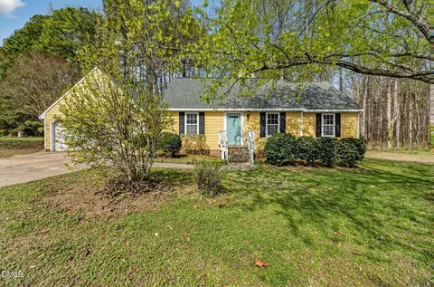 100 Cherrylaurel Dr, Youngsville, NC 27596