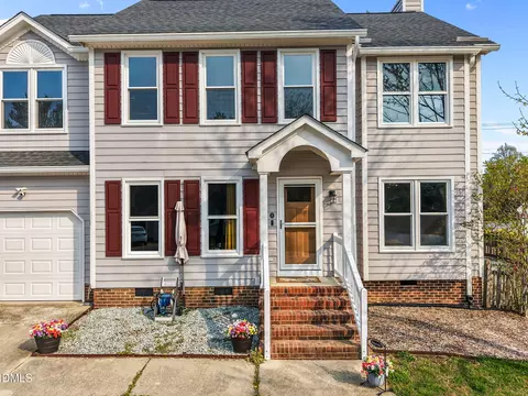 Exterior - 2 Red Bluff Ct, Durham, NC 27713 photo 2 of 9