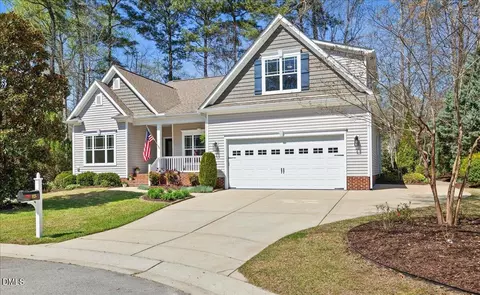 925 Lukestone Dr, Fuquay Varina, NC 27526